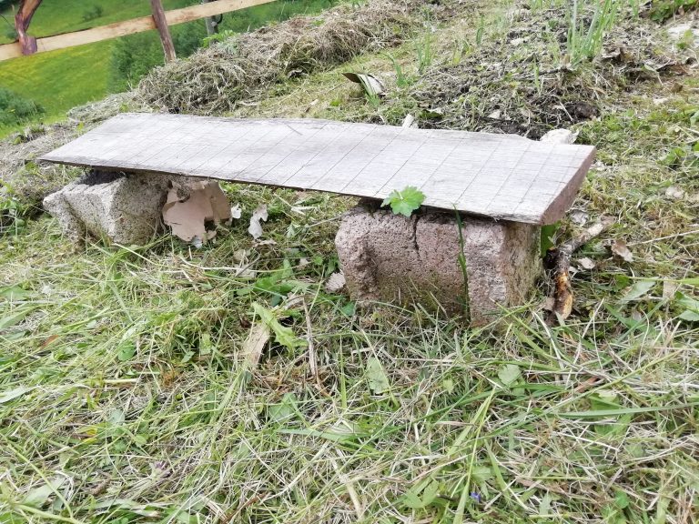 kmetija klop NA KONCU MAVRICE