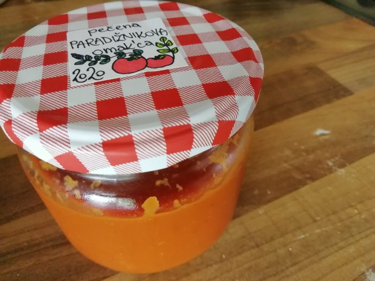 paradižnikova omakca NA KONCU MAVRICE